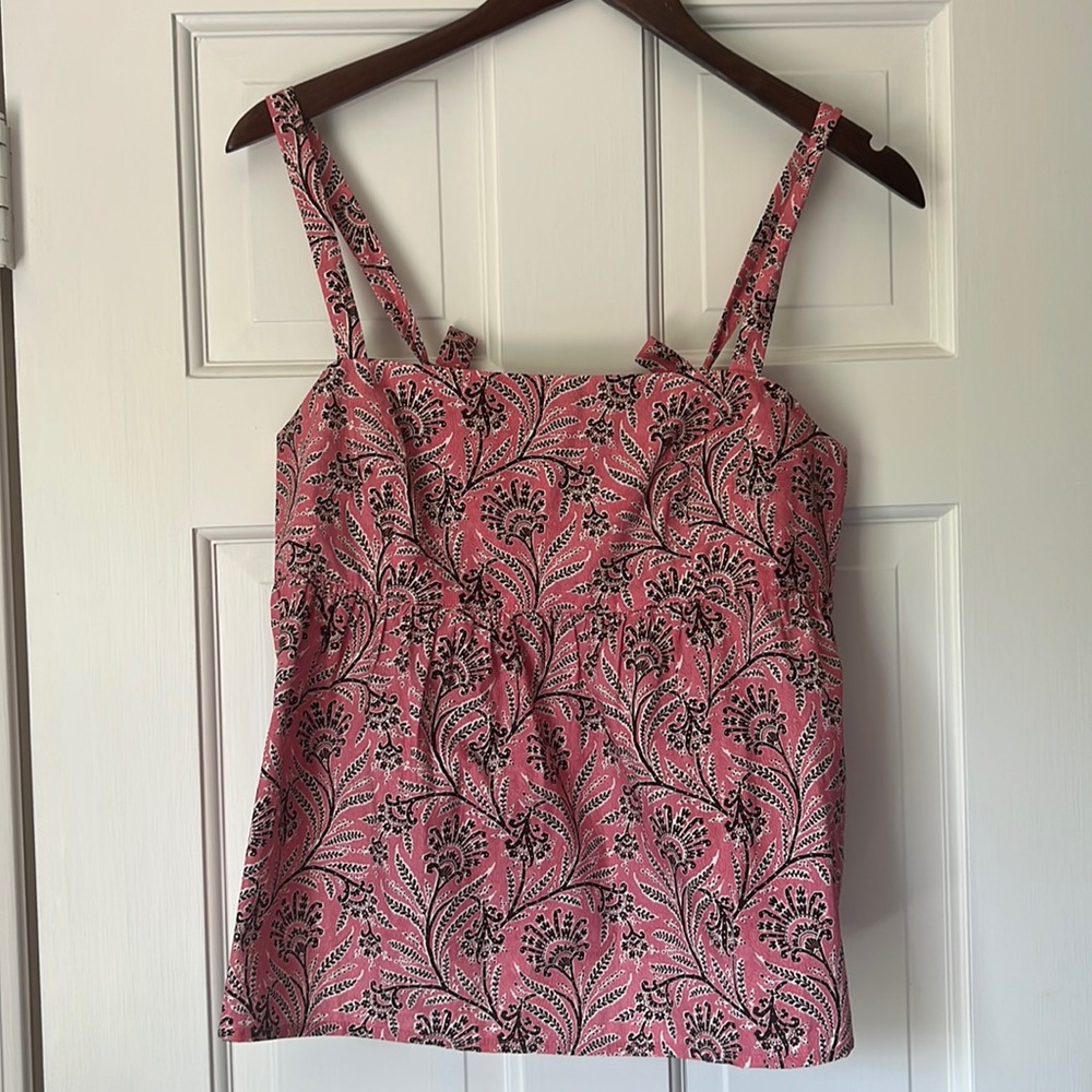 Jcrew paisley top with adjustable straps and back smocking. Size 4.